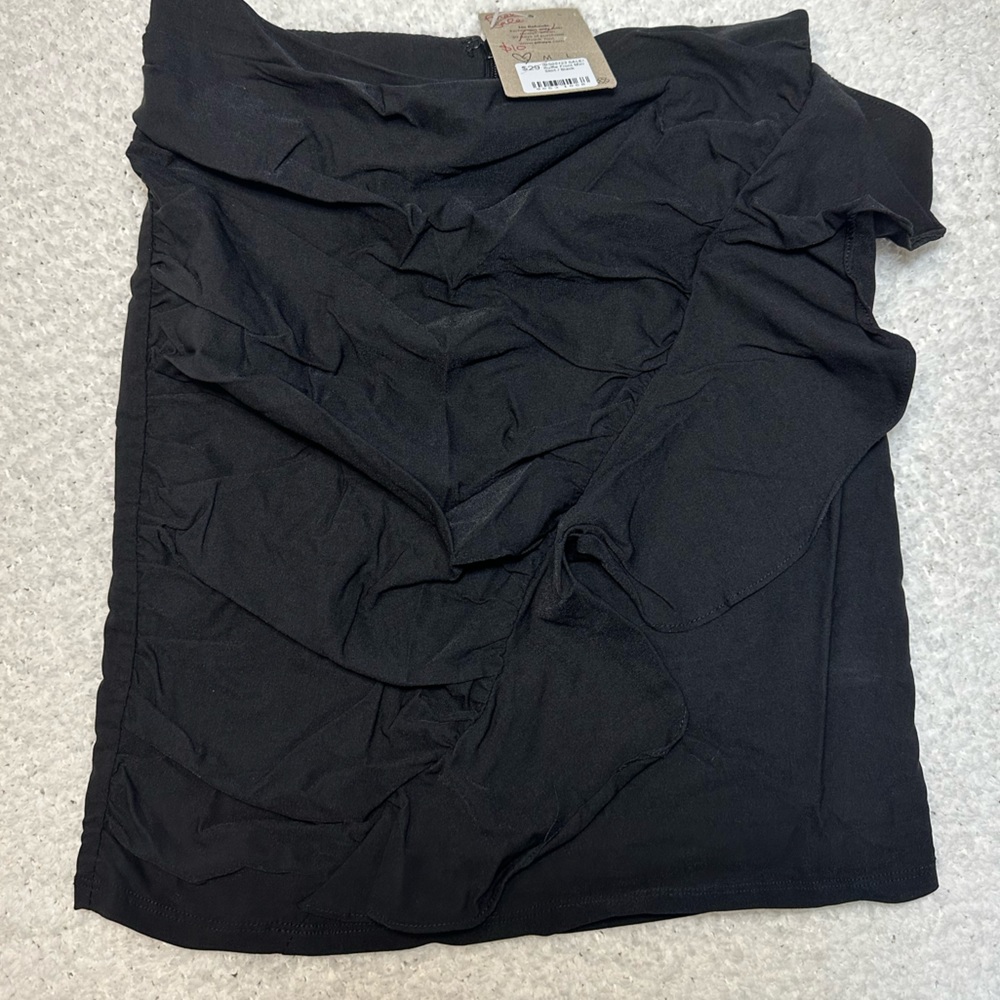 NWT black ruched mini skirt with ruffle blue blush brand (sold at boutiques)